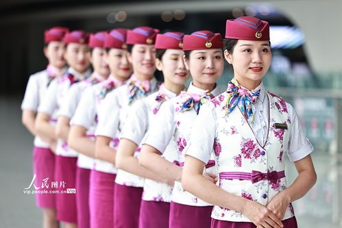 重慶高鐵乘務(wù)員服務(wù)禮儀培訓(xùn)全面啟動，提升旅客出行體驗